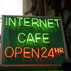 Internet Cafe Open 24 / 7